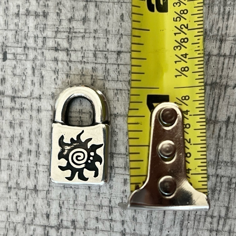 Uno de 50 Lock Charm - Picture 3 of 4